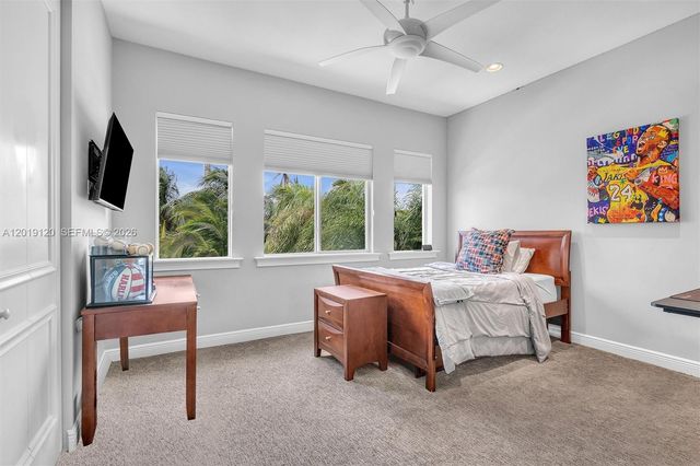 1480 Windjammer Way ., Hollywood, FL 33019