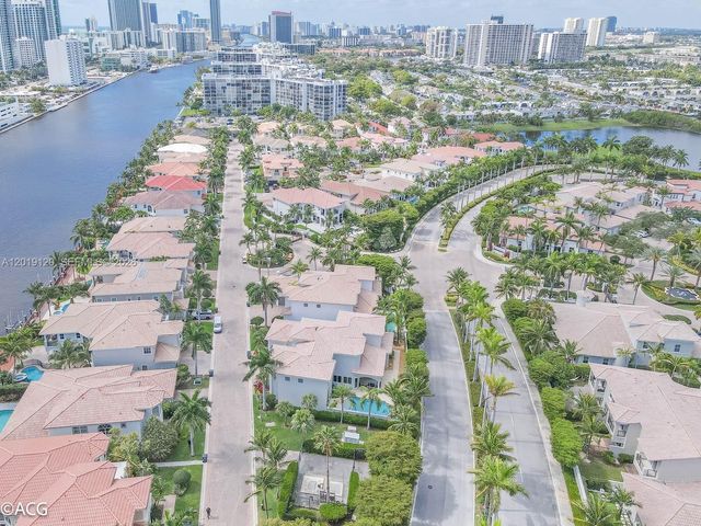 1480 Windjammer Way ., Hollywood, FL 33019