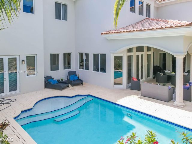 1480 Windjammer Way ., Hollywood, FL 33019