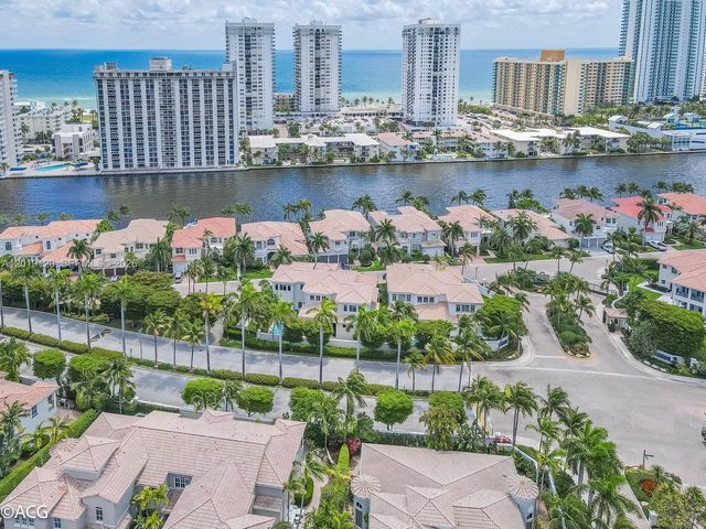 1480 Windjammer Way ., Hollywood, FL 33019