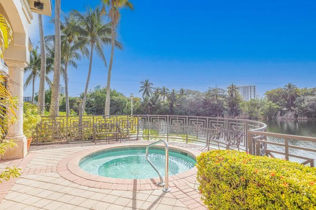 1480 Windjammer Way ., Hollywood, FL 33019