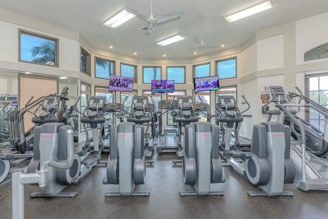 1480 Windjammer Way ., Hollywood, FL 33019