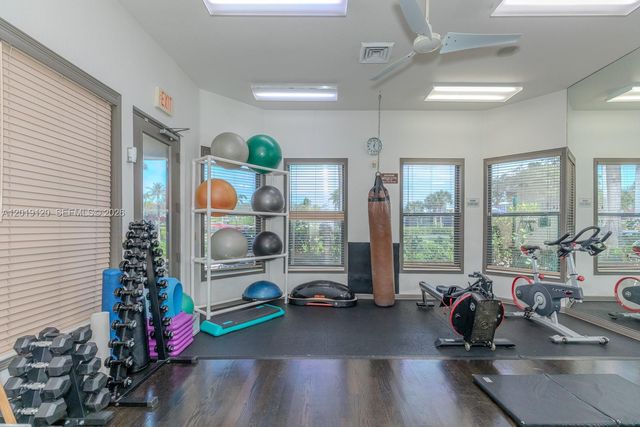 1480 Windjammer Way ., Hollywood, FL 33019