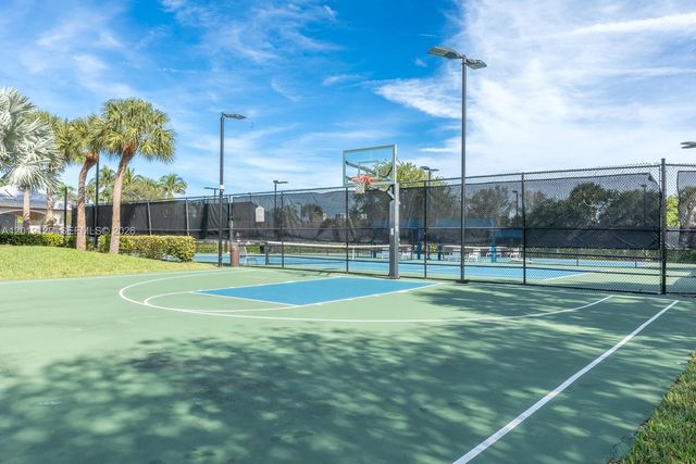 1480 Windjammer Way ., Hollywood, FL 33019