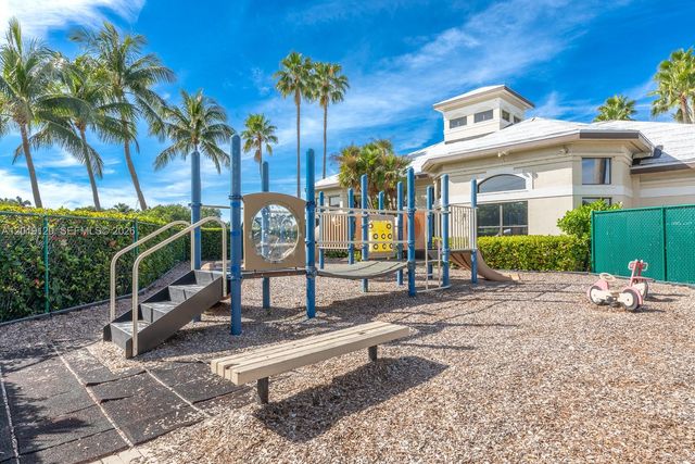 1480 Windjammer Way ., Hollywood, FL 33019