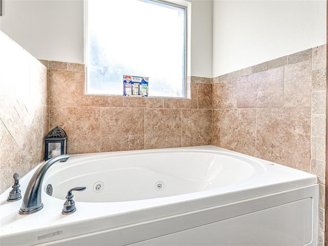 11121 Katie Beth Lane, Oklahoma City, OK 73170