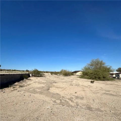 6136 Adobe, 29 Palms, CA 92277