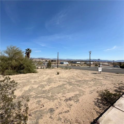 6136 Adobe, 29 Palms, CA 92277