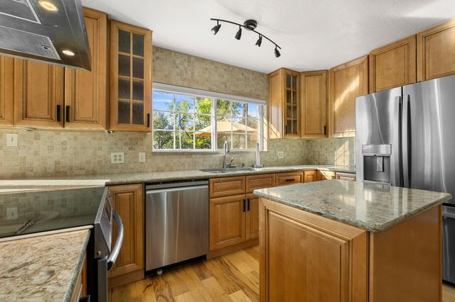 5901 Cerrito Rd, Diamond Springs, CA 95619