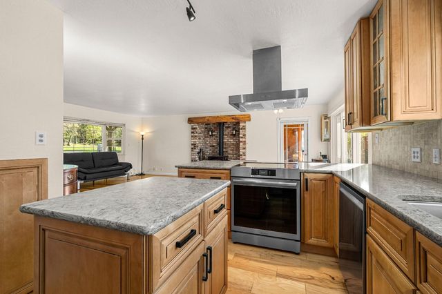 5901 Cerrito Rd, Diamond Springs, CA 95619