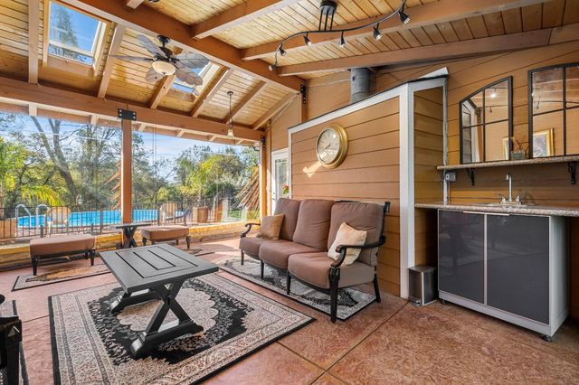 5901 Cerrito Rd, Diamond Springs, CA 95619