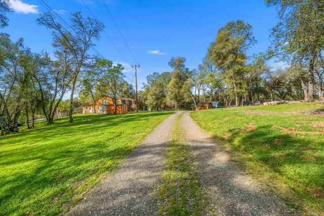 5901 Cerrito Rd, Diamond Springs, CA 95619