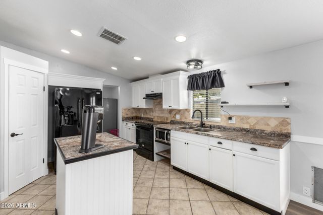 16022 N 70TH Avenue, Peoria, AZ 85382