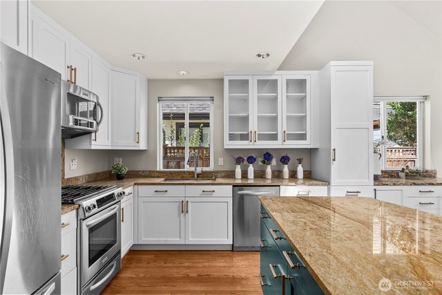 2712 57th Avenue SW, Seattle, WA 98116