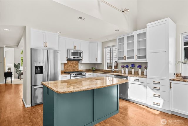 2712 57th Avenue SW, Seattle, WA 98116