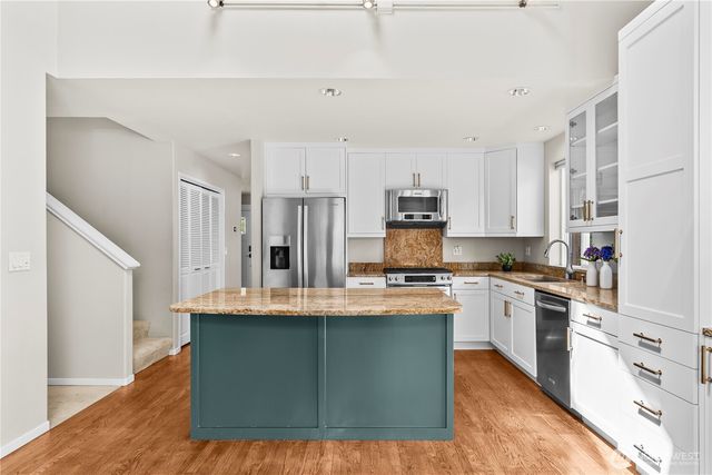 2712 57th Avenue SW, Seattle, WA 98116