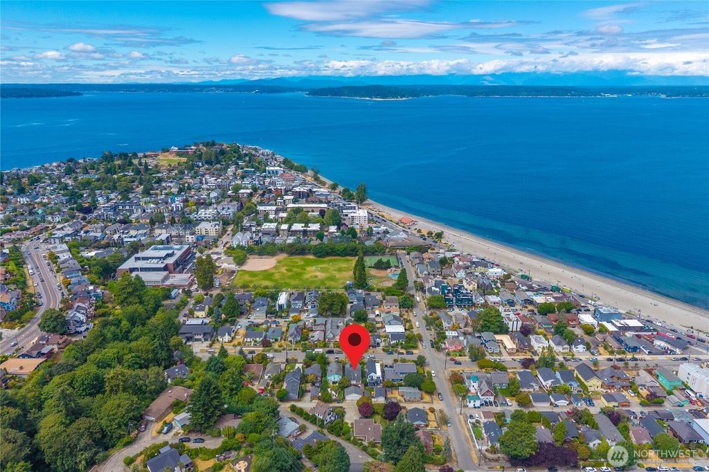 2712 57th Avenue SW, Seattle, WA 98116