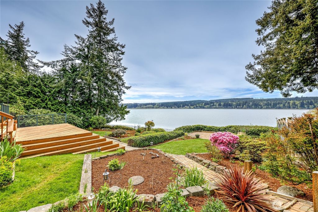 28919 Gamble Place NE, Kingston, WA 98346