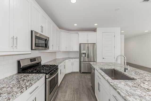 1229 E MALDONADO Drive, Phoenix, AZ 85042