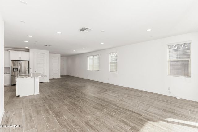 1229 E MALDONADO Drive, Phoenix, AZ 85042