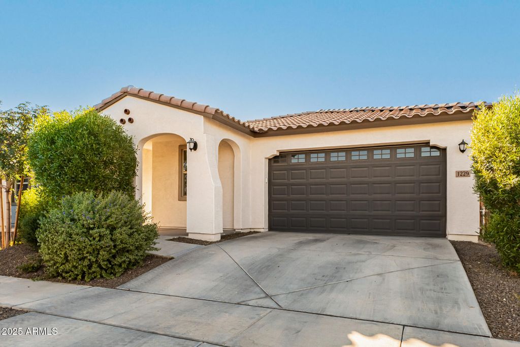 1229 E MALDONADO Drive, Phoenix, AZ 85042