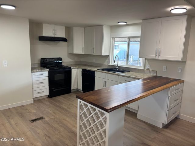 535 S Alma School Road 135, Mesa, AZ 85210