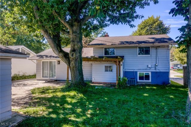 1201 Giesse Drive, Mayfield Heights, OH 44124