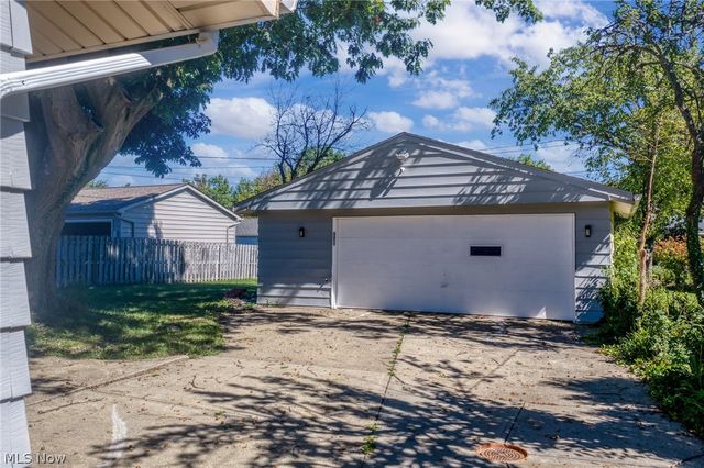 1201 Giesse Drive, Mayfield Heights, OH 44124
