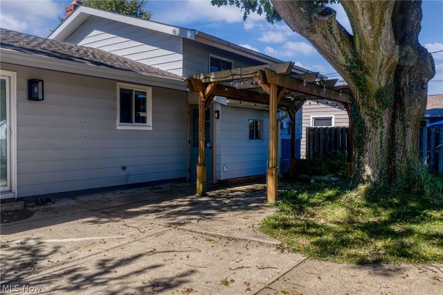 1201 Giesse Drive, Mayfield Heights, OH 44124