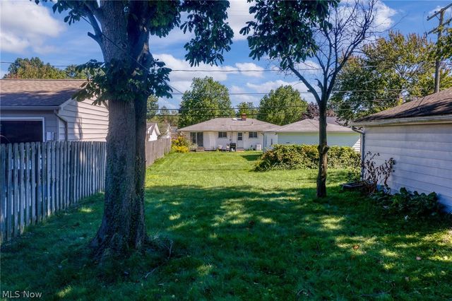 1201 Giesse Drive, Mayfield Heights, OH 44124