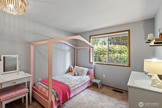 1250 Roe Street, Steilacoom, WA 98388
