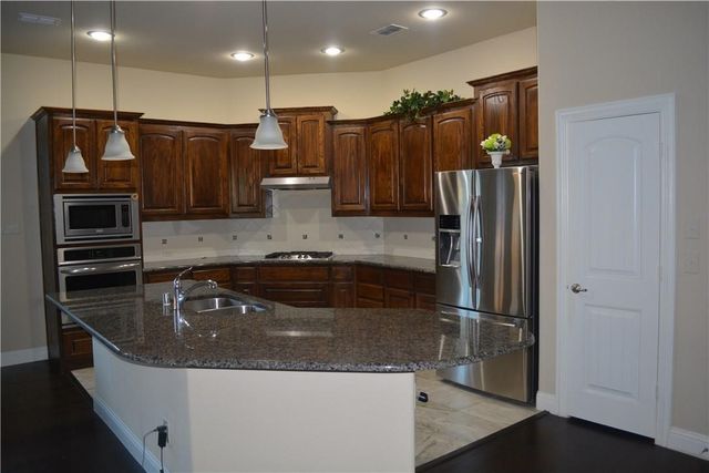 609 Wyoming Drive, Murphy, TX 75094