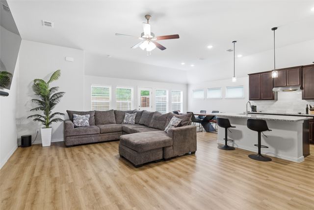 7029 Buffalo Cross Trail, Fort Worth, TX 76120