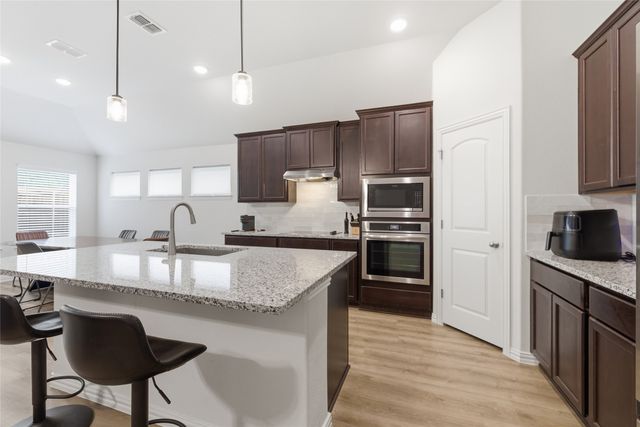 7029 Buffalo Cross Trail, Fort Worth, TX 76120