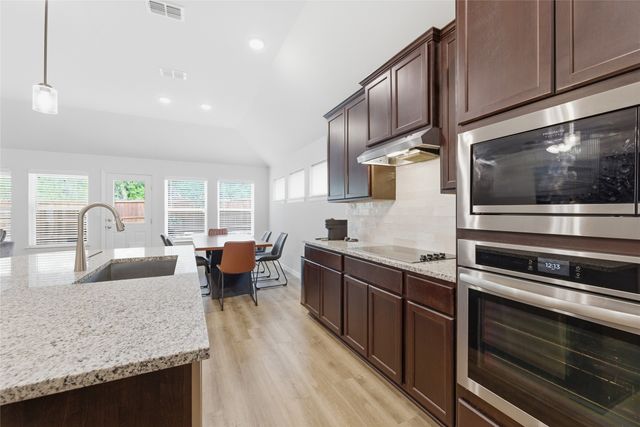 7029 Buffalo Cross Trail, Fort Worth, TX 76120