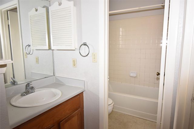 2114 Cedar Bend DR B, Austin, TX 78758