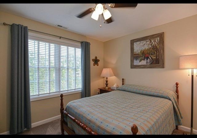 8 Sourwood Circle, Worcester, MA 01605