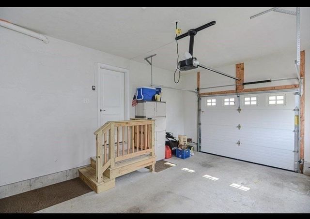 8 Sourwood Circle, Worcester, MA 01605