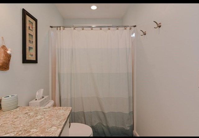 8 Sourwood Circle, Worcester, MA 01605