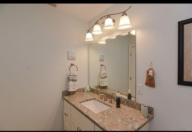 8 Sourwood Circle, Worcester, MA 01605