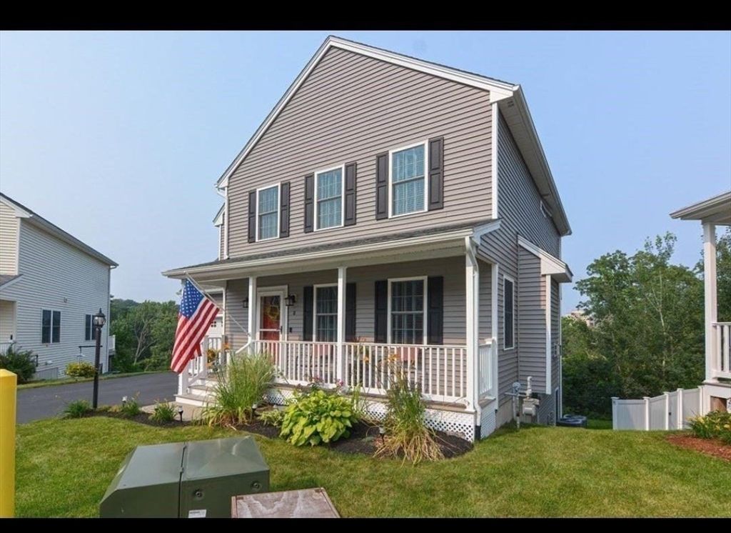 8 Sourwood Circle, Worcester, MA 01605