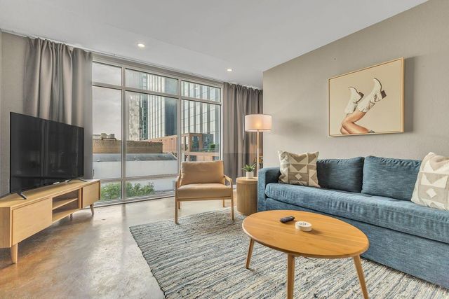 119 E 6th ST 702, Austin, TX 78701