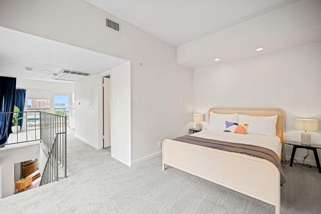 119 E 6th ST 702, Austin, TX 78701