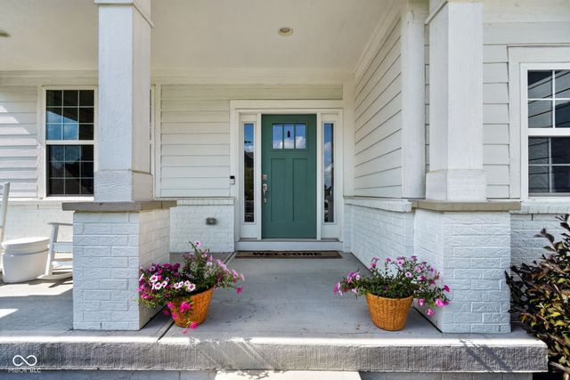 2752 Flowing Creek Place, Westfield, IN 46074