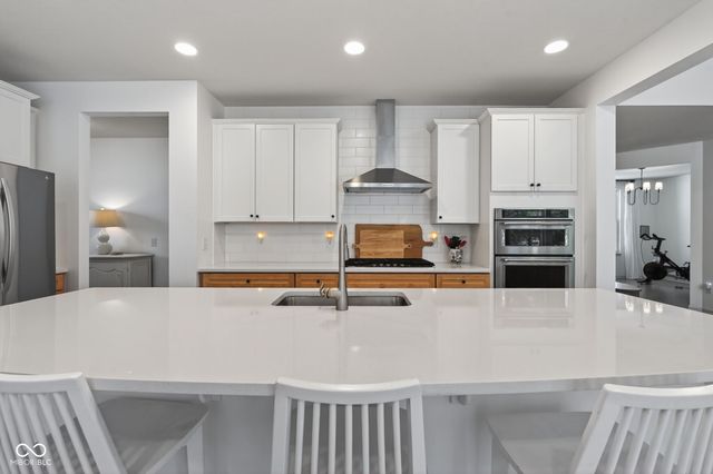 2752 Flowing Creek Place, Westfield, IN 46074