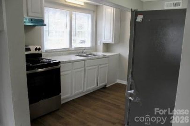 1204 W Mauney Avenue, Gastonia, NC 28052