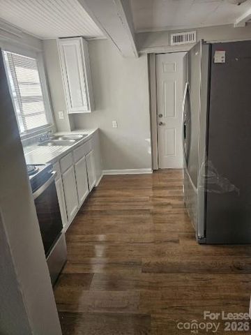 1204 W Mauney Avenue, Gastonia, NC 28052