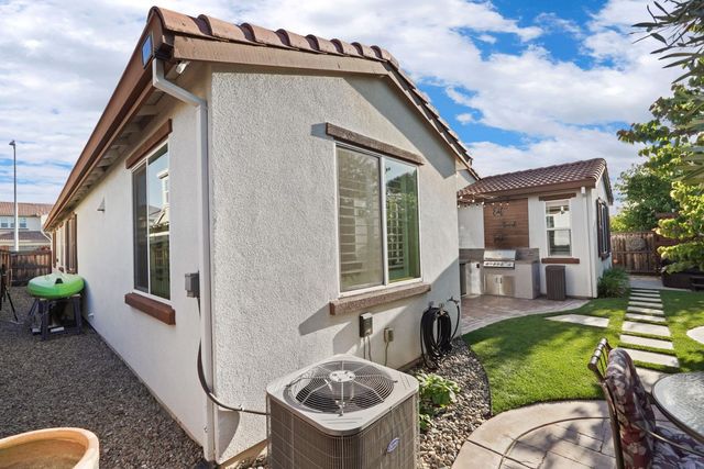 457 S Ventana Ave, Tracy, CA 95376