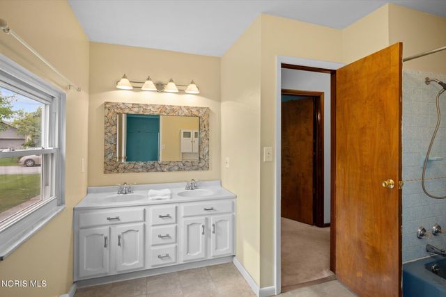 112 Warner Street, Walbridge, OH 43465