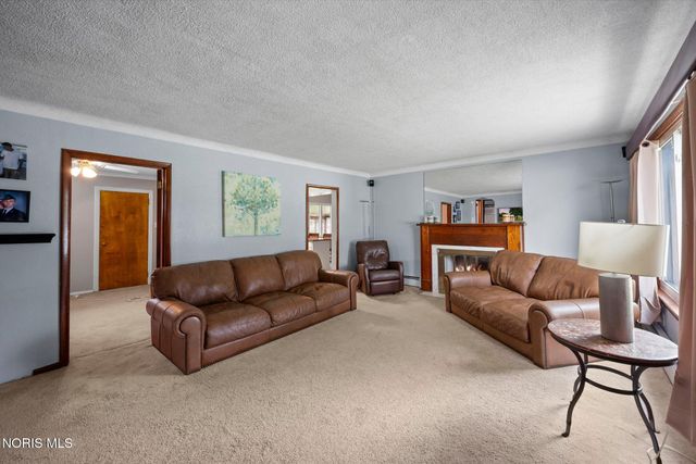 112 Warner Street, Walbridge, OH 43465